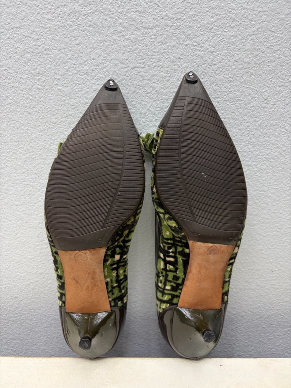 Moschino Y2K Green Pointed Heels Size 8 - Picture 7 of 7